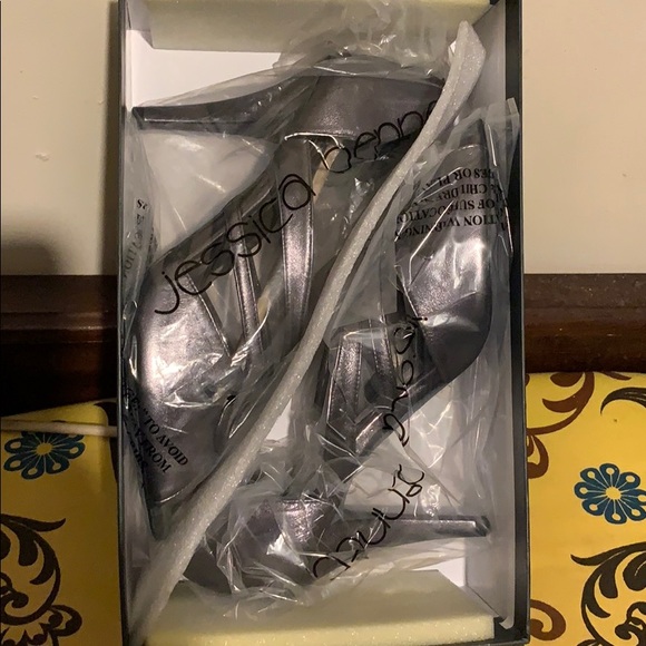 Women’s shoes 9 1/2 M - Picture 7 of 7